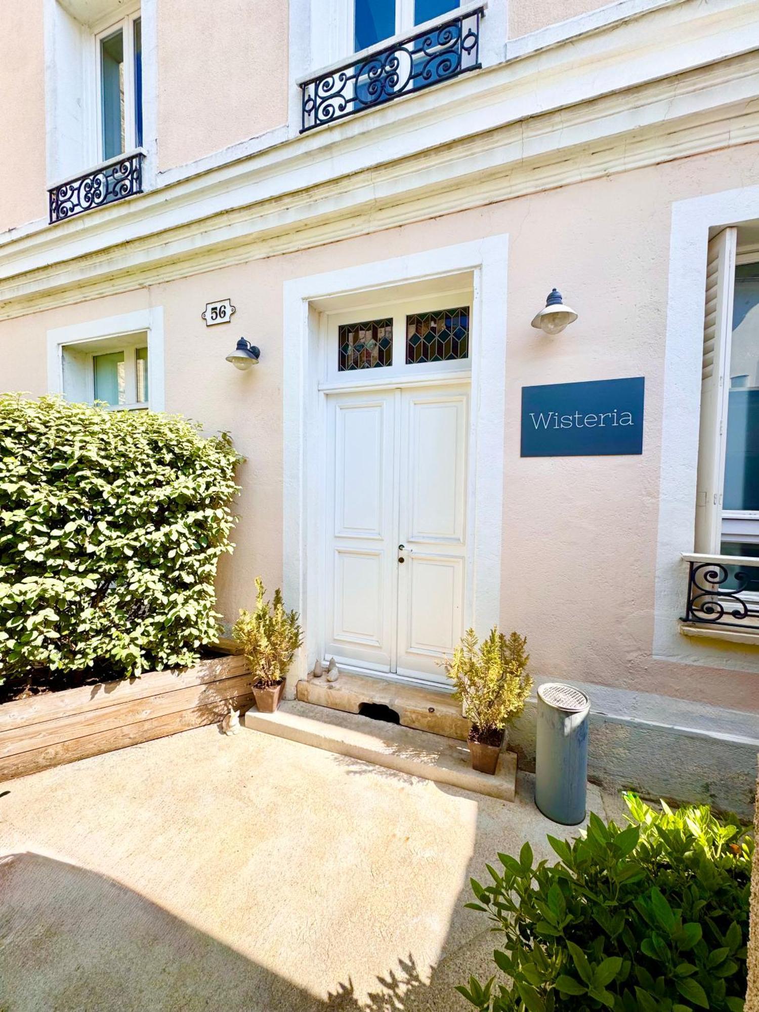 Wisteria Bed & Breakfast Fontainebleau Exterior photo